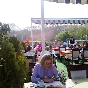 4* Отель Guelhanepark &